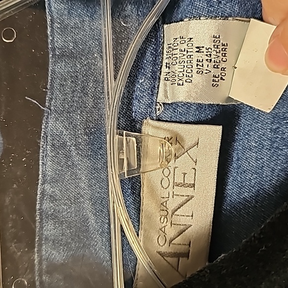 Casual Corner Annex Christmas Shirt Sz M Embroidered Beading Holiday Estate Sale - Picture 6 of 6